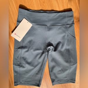 Lululemon Invigorate High-Rise Short 10", Size 8, Iron Blue